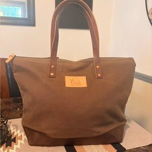 Meanwhile, Back On The Farm US Equestrian Tote ( Limited Edition )